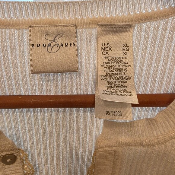 Emma James White V-neck Long-sleeved Button Top with Lace Trim Size XL - Picture 4 of 6